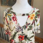 Belk New Directions keyhole neck tropical Floral Print Dress ivory red green Photo 1