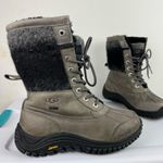 UGG  Adirondack ll Waterproof Leather Lace Up Boot Sz 6 Vibram Sole Photo 6