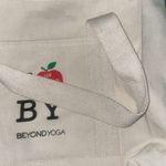 Beyond Yoga tote bag Photo 2