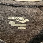 Saucony  Gray Dash Seamless Short Sleeve Top.  Size Small. EUC Photo 6