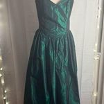 Vintage Emerald Green Sleeveless Sweetheart Prom Gown Photo 0