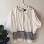 Tahari  Linen button up collarless Blouse in White and gray small Photo 0