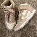 Nike Dunk High Women’s High Photo 4
