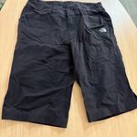 The North Face Activewear Shorts Women's Size 10 Solid Black Pockets Zip Fly Photo 0