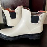 GOGO Chelsea Rain Boot Size 7 Photo 2