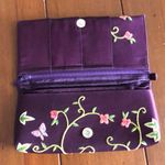 Oovoo Embroidered Divine Clutch purple floral Photo 4