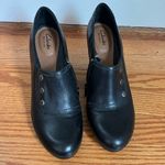 Clarks  Artisan Vermont Terrace Black Leather Pumps Photo 0