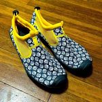 Lands End Women’s Water Shoes, Navy/Gold, Sz Lg (9 Photo 0