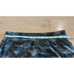 Athleta  PRINTED MESH RACER RUN SHORT 4” olive camo size large Photo 9