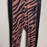 #22 Victoria's Secret Pink Ultimate High Waist 7/8 Ankle Legging Tiger Print med Black Photo 1