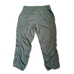 The North Face  Women's Olive Green Aphrodite 2.0 Hiking Capri‎ Pants NFOA2U06 Photo 1