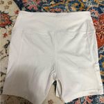 Vineyard Vines Women's White Bike Performance Shorts Size XS Photo 0