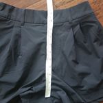Vuori  Women's Dark Navy Chic Casual Outdoor Trendy Athleisure Shorts Size Small Photo 7