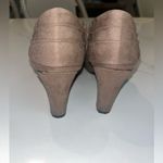 Life Stride EUC  Womens Corie Draped Taupe Tan Suede Heeled Booties Size 8 Photo 4