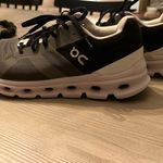 on cloud On-running Cloudrunner Photo 0