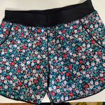 Lands' End  Mid Rise Pull On floral athletic short Size 10 Photo 0