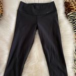 Nike Dri-Fit Solid Black Cropped Leggings / Athletic Pants 18”- Size XSmall Womens Photo 3
