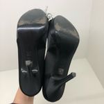 Moda Spana  black heel pump with 3D rose appliqué Photo 5