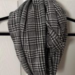 H&M  houndstooth thick infinity scarf Photo 0