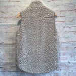 Thread and Supply Sherpa Vest Zip up pockets oatmeal collared neckline Medium Photo 5
