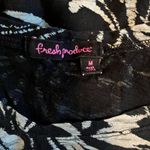 Fresh Produce  Black and Gray Patterned Short Sleeve Ruched Sides Top Size Medium Photo 2