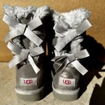 UGG  Bailey Bow Glisten Boots Mid Calf Shearling Lined Suede Metallic Silver 6 Photo 3