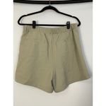 32 Degrees Heat 32 Degrees Cool Women's green Khaki Pleated Relaxed Fit Shorts Size Medium Photo 5