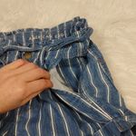 American Eagle  Size 2 Blue White Striped Stripes Paper Bag Shorts Summer Vacatio Photo 1