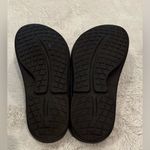 Oofos Recovery Sandals Black – Women’s 9 / Men’s 7 Photo 3