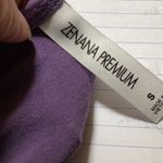Zenana Outfitters Premium top. Purple. Size Small Photo 4