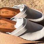 Seychelles  Women’s Leather Loud and Clear Clogs Cream Size 7.5‎ US Photo 1