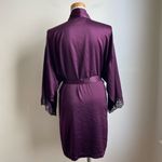 Natori Women's Purple Satin Kimono Robe w Lace Cuffs Belted Knee Length Large Photo 3