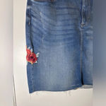 Seven7  Embroidered distressed frayed denim skirt size 14 Photo 4