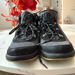 Bzees Black and Yellow Comfort Shoes Size 8.5 Photo 2