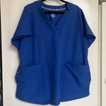 Cuddl Duds Climate Right By Cuddl Dubs Blue Scrub Top Woman’s Size Large Photo 0