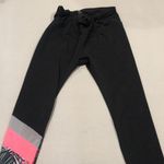 Gap  fit black with design leggings Photo 2