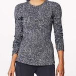 Lululemon  Extra Mile Long Sleeve Black & White Running Top with Pocket Women’s 6 Photo 1