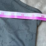 Under Armour  Racerback Tank Top Womens 2X Grey Textured Loose Fit Heatgear Gym Photo 9