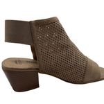 Sonoma Size 8.5 Peep Toe Tan Perforated Sandals Block Heel & Back Strap Photo 15