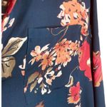 Lara | Navy Floral Print V Photo 7