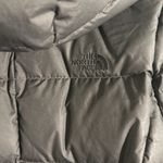 The North Face  Dealio Down Parkina - Size Medium Photo 7