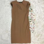 Gucci Sheath Dress Gold-tone Shoulder Accent Sleeve Size 40/S Wool Blend Neutral Photo 4
