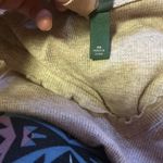 Wild Fable light pink cropped v neck top Photo 3