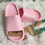 Mad love NWT  Star Slide Sandals SIZE 6 Photo 0