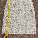 Stephanie Queller cream lace lined skirt. Size medium Photo 4