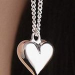 Silver heart dangling earrings! New Silver Photo 1