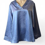 Vintage Blue Satin V Photo 0