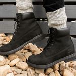 Timberland Womens 6" Premium Boot - Black size 9 Photo 0