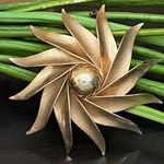 Vintage Unsigned Gold Photo 0