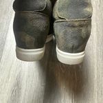 Blondo  Glenda Camo Suede Waterproof Shoes Photo 6